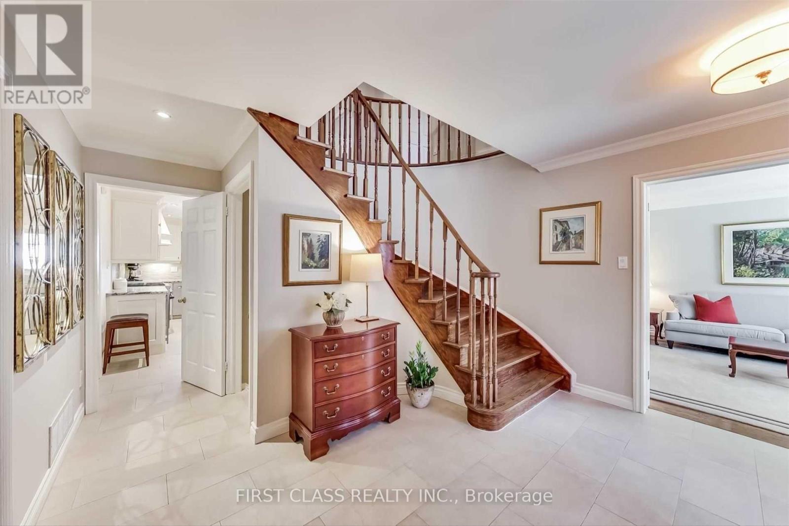 20 East Drive E, Markham, Ontario  L6G 1A4 - Photo 2 - N12740584