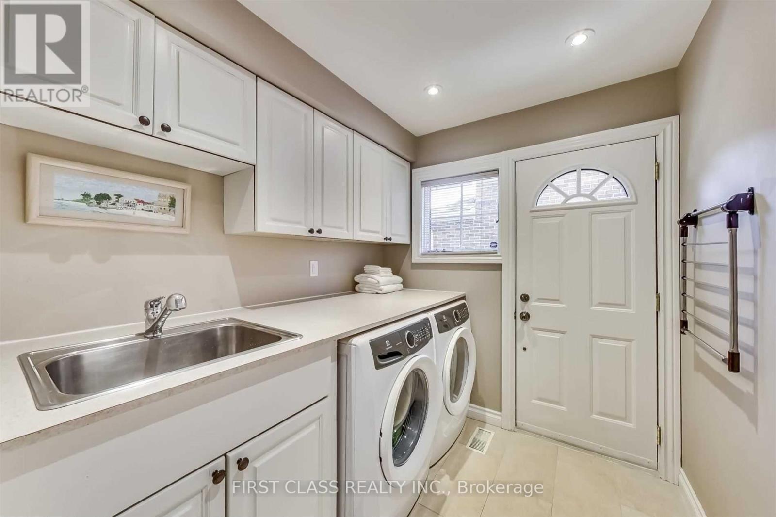 20 East Drive E, Markham, Ontario  L6G 1A4 - Photo 9 - N12740584