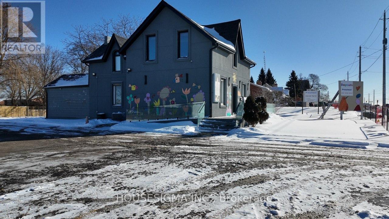 17867 Yonge Street, Newmarket, Ontario  L3Y 8Z3 - Photo 2 - N12740588