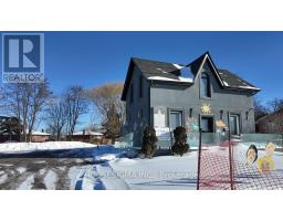 17867 YONGE STREET, Newmarket, Ontario