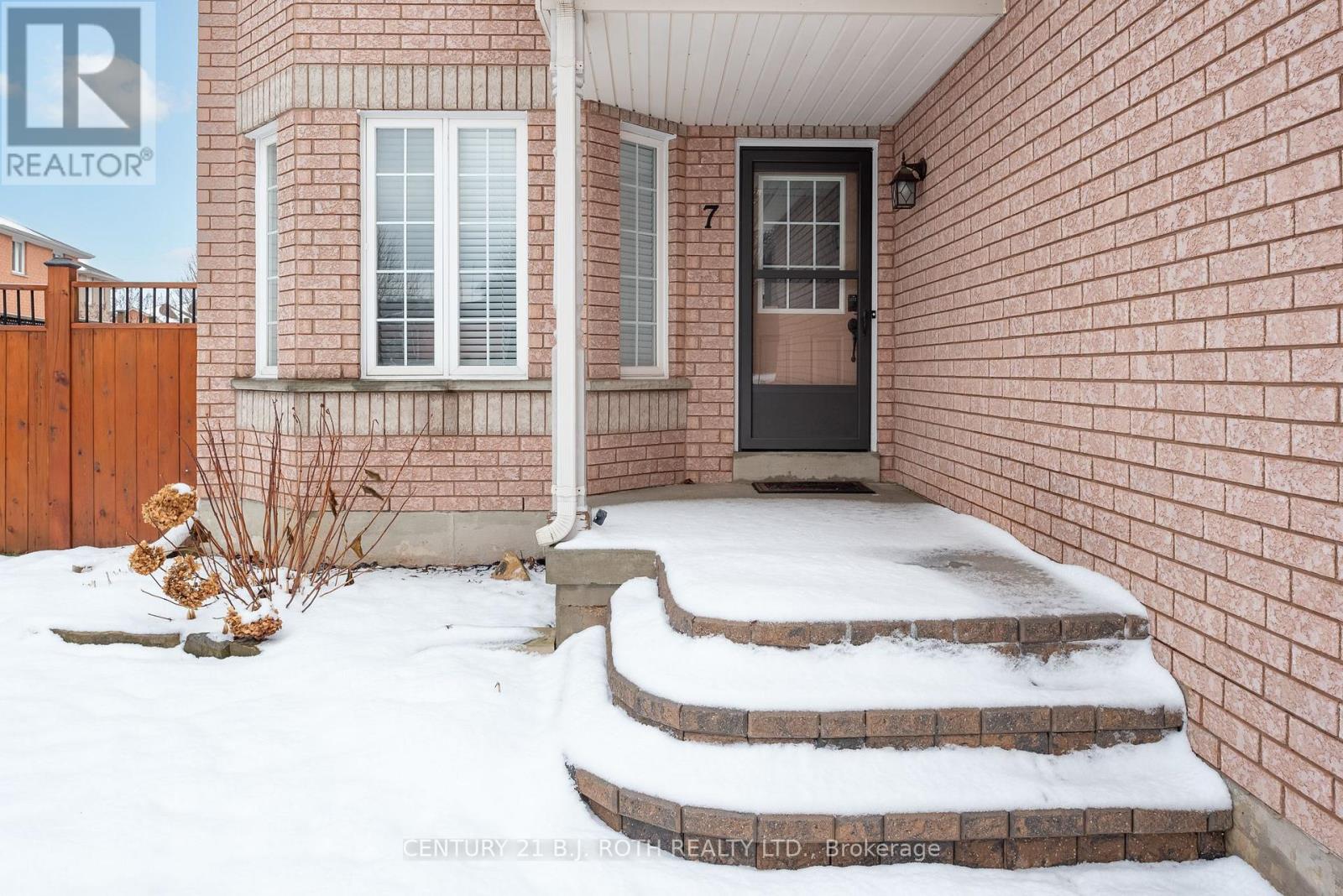 7 Drake Drive, Barrie (Painswick South), Ontario  L4N 8W3 - Photo 3 - S12740510