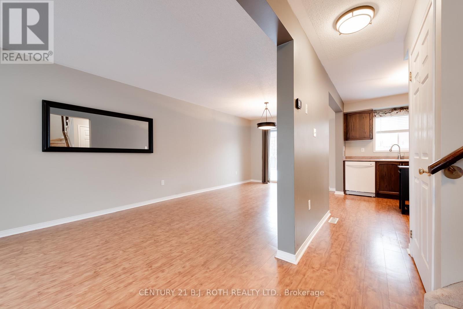 7 Drake Drive, Barrie (Painswick South), Ontario  L4N 8W3 - Photo 8 - S12740510