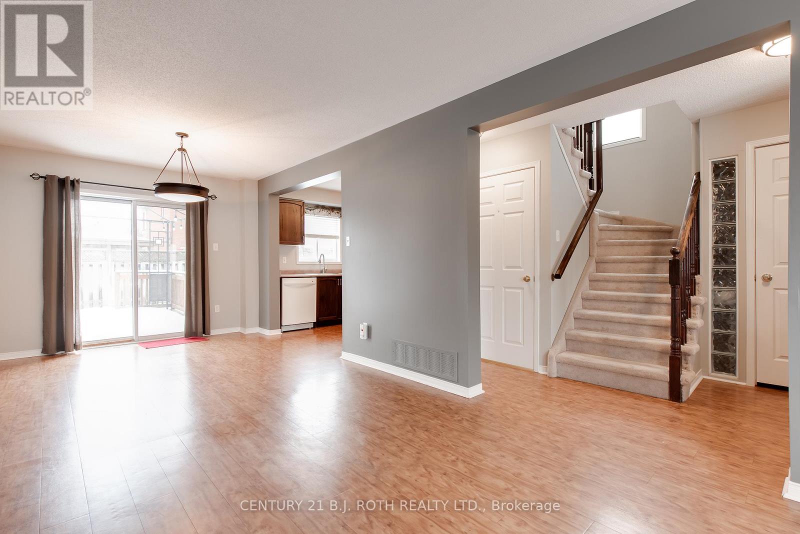 7 Drake Drive, Barrie (Painswick South), Ontario  L4N 8W3 - Photo 9 - S12740510