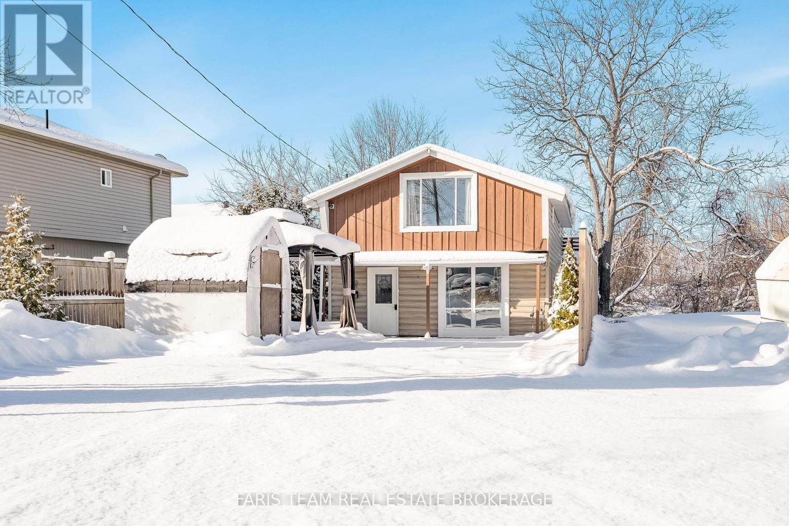 3 COURTLAND STREET, Orillia, Ontario