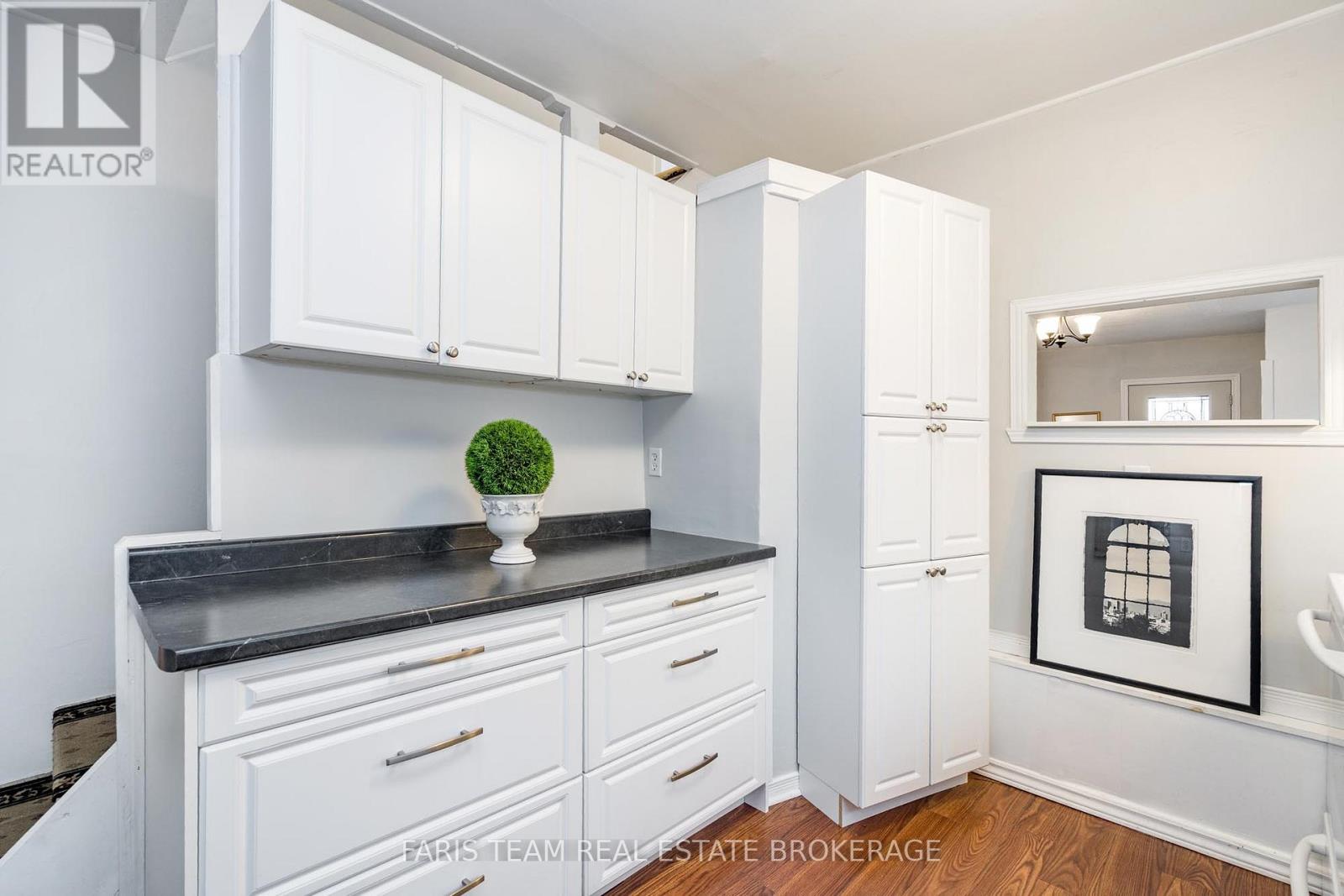 3 Courtland Street, Orillia, Ontario  L3V 1A4 - Photo 10 - S12740528