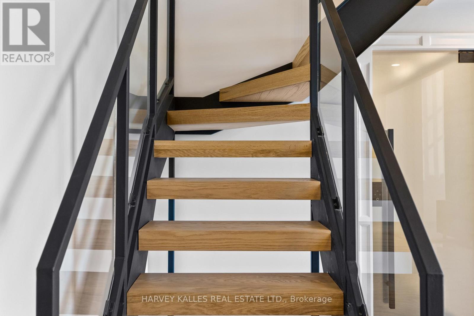 311 - 300 Manitoba Street, Toronto, Ontario  M8Y 4G6 - Photo 14 - W12740252