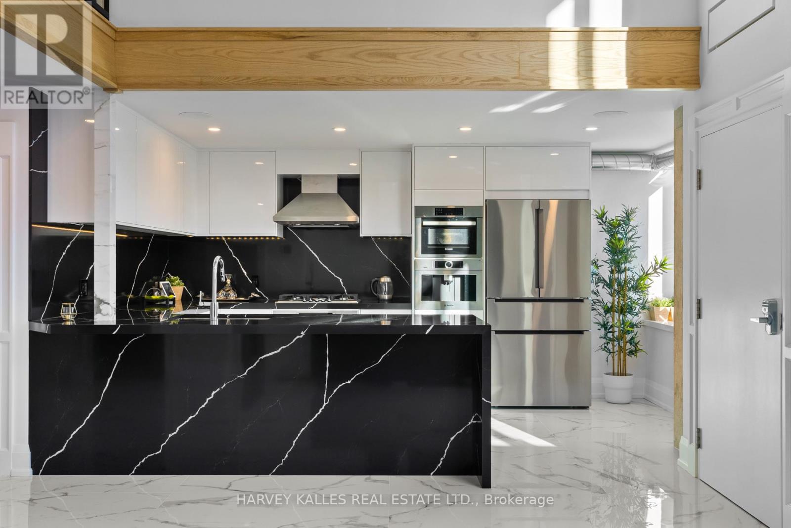 311 - 300 Manitoba Street, Toronto, Ontario  M8Y 4G6 - Photo 9 - W12740252