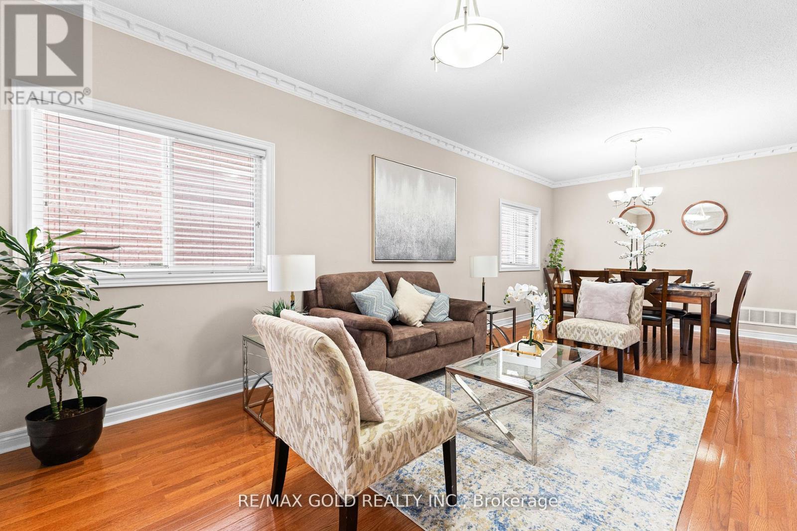 23 Runnymede Crescent, Brampton, Ontario  L6R 2L0 - Photo 6 - W12740482