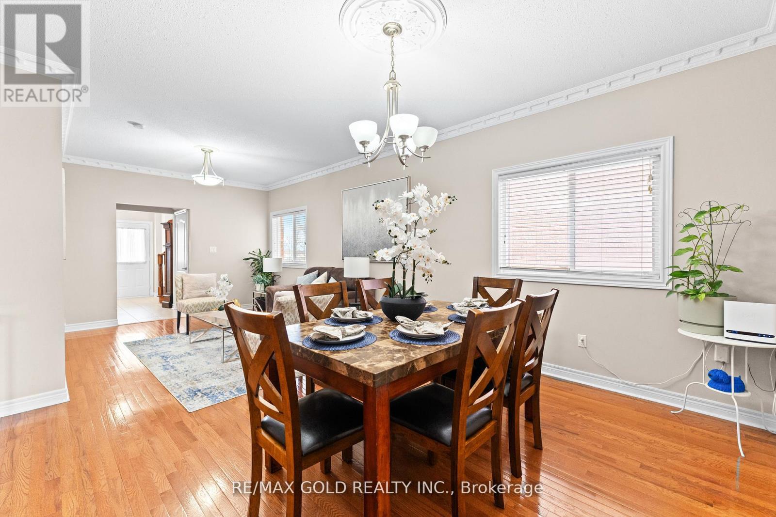 23 Runnymede Crescent, Brampton, Ontario  L6R 2L0 - Photo 8 - W12740482