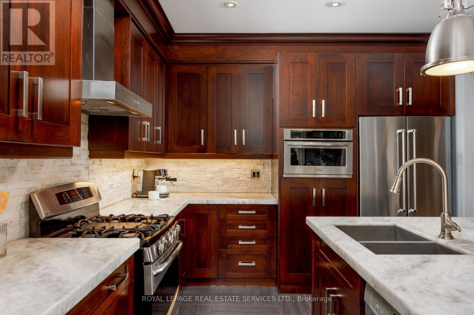 2299 Millstone Drive, Oakville, Ontario  L6M 0H1 - Photo 14 - W12740484