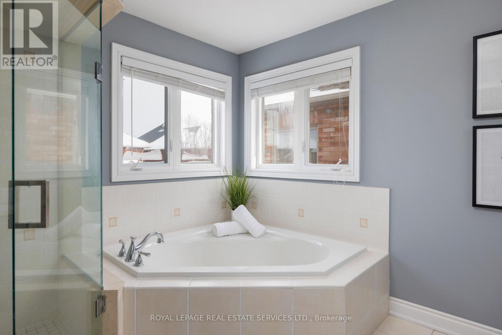 2299 Millstone Drive, Oakville, Ontario  L6M 0H1 - Photo 22 - W12740484