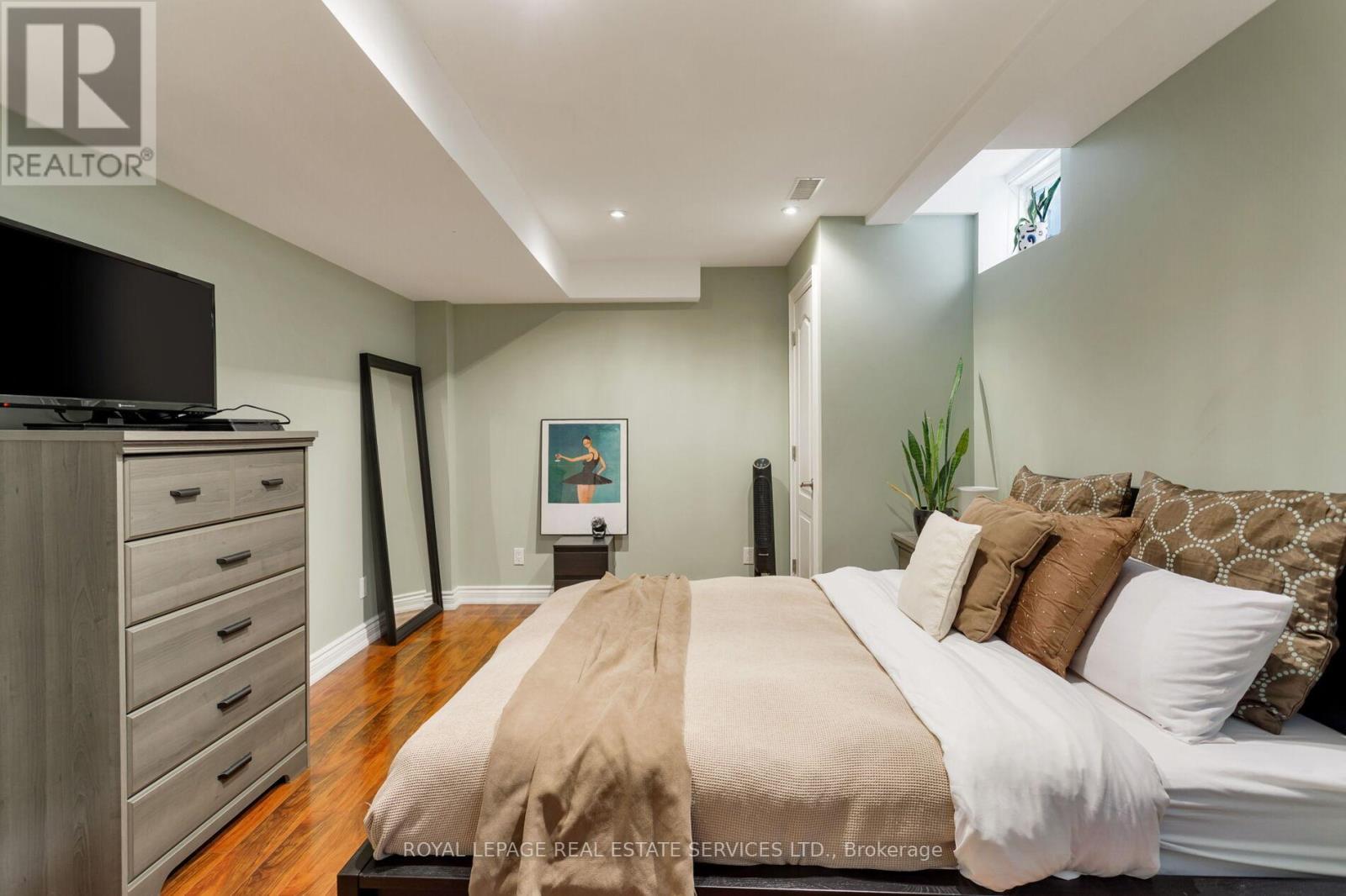 2299 Millstone Drive, Oakville, Ontario  L6M 0H1 - Photo 33 - W12740484