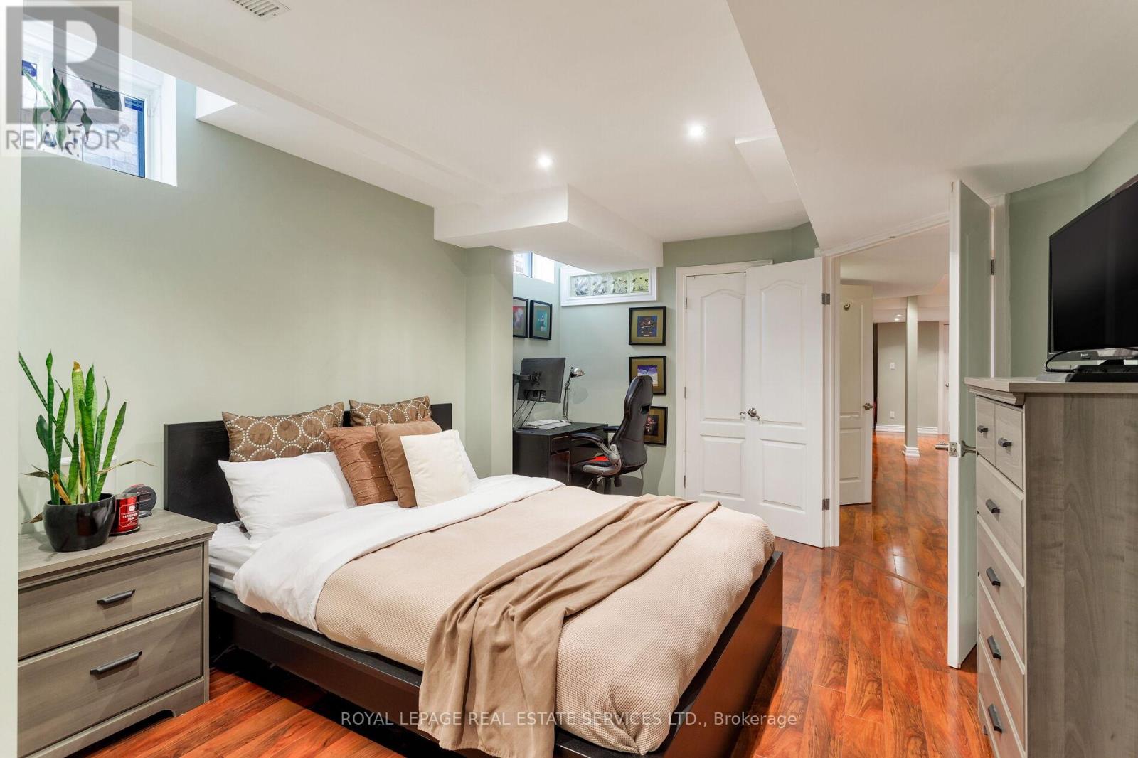 2299 Millstone Drive, Oakville, Ontario  L6M 0H1 - Photo 34 - W12740484