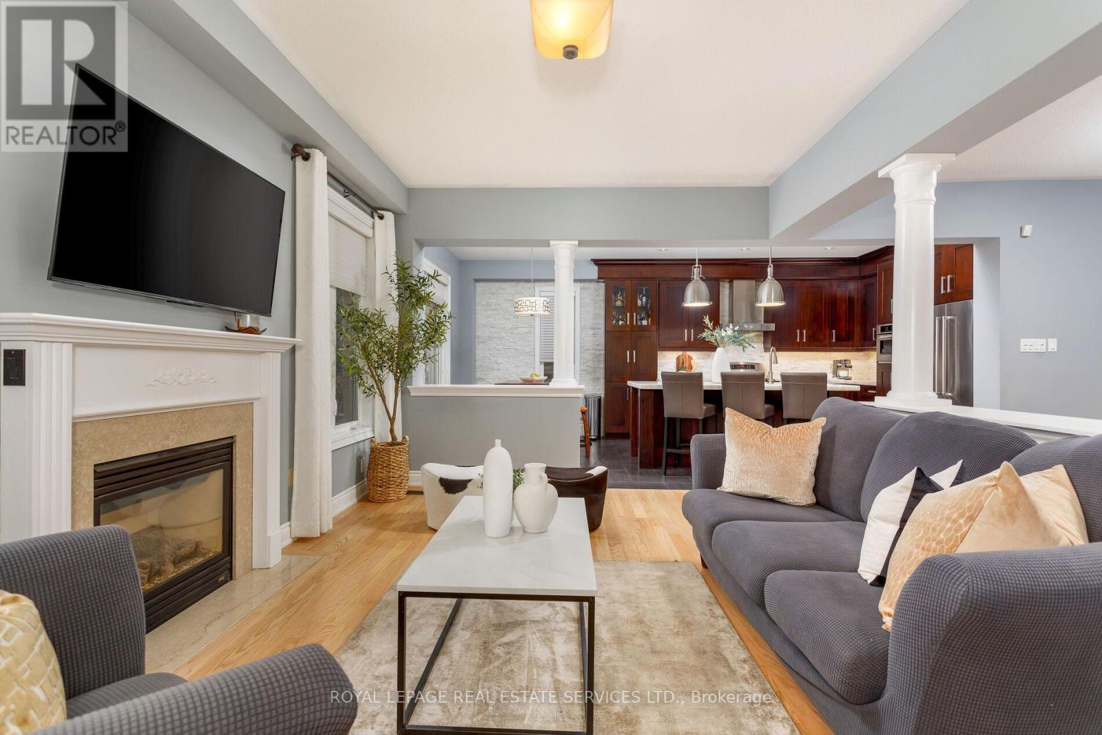 2299 Millstone Drive, Oakville, Ontario  L6M 0H1 - Photo 4 - W12740484