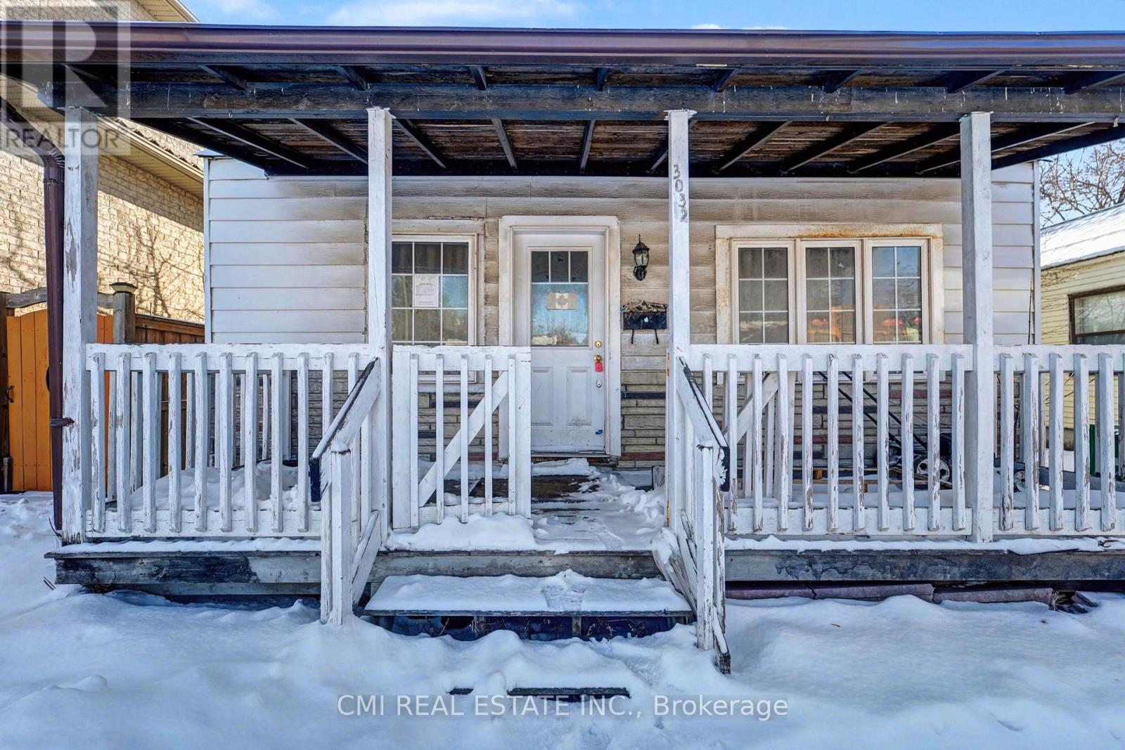 3032 Victory Crescent, Mississauga, Ontario  L4T 1L4 - Photo 4 - W12740522