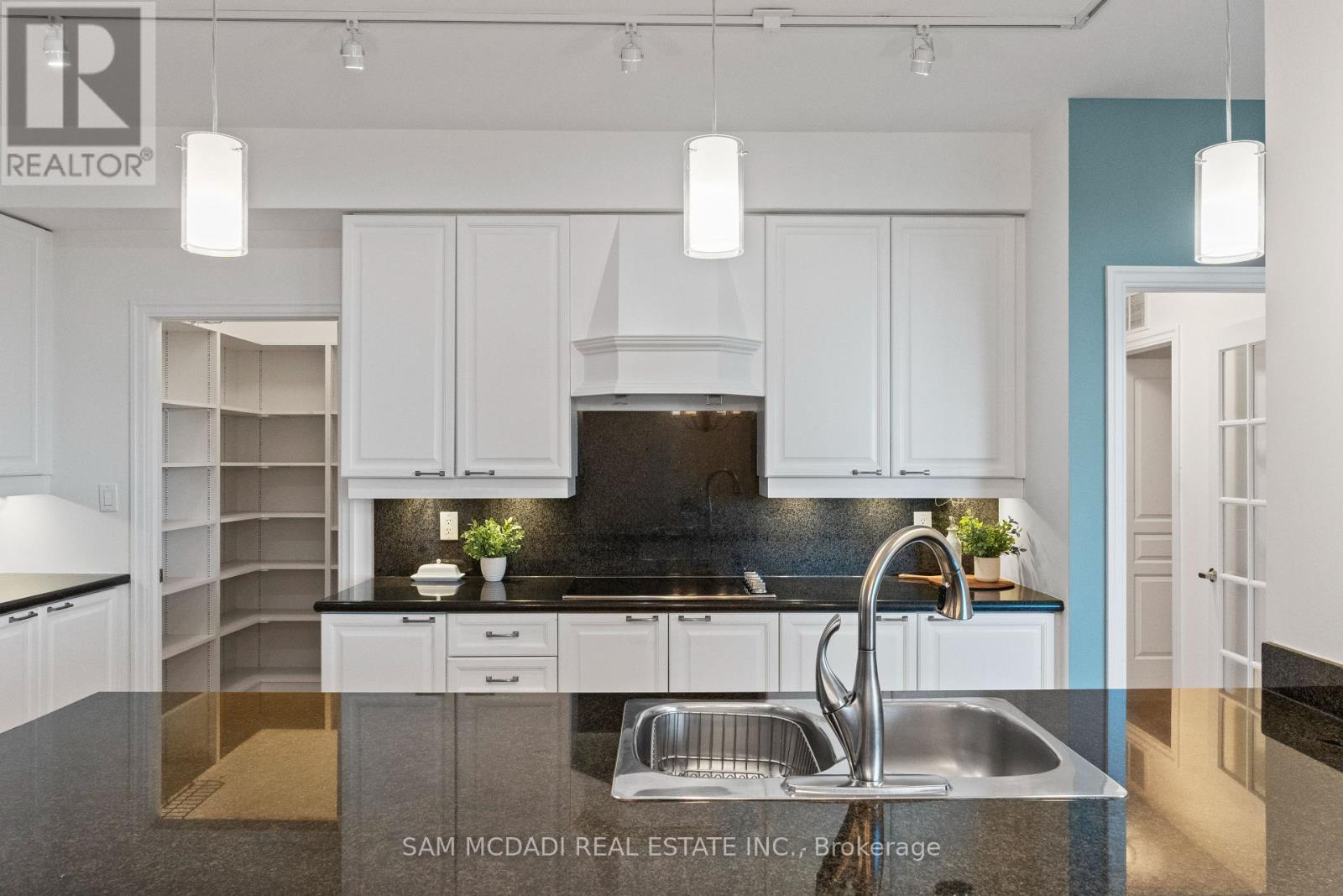 509 - 65 Port Street E, Mississauga, Ontario  L5G 4V3 - Photo 15 - W12740542