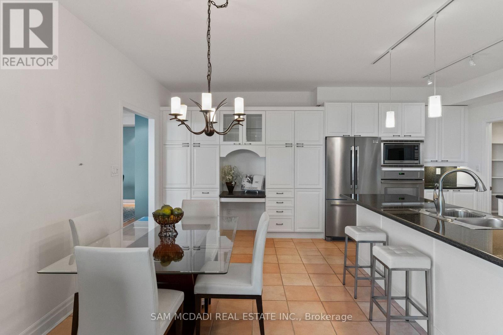 509 - 65 Port Street E, Mississauga, Ontario  L5G 4V3 - Photo 9 - W12740542