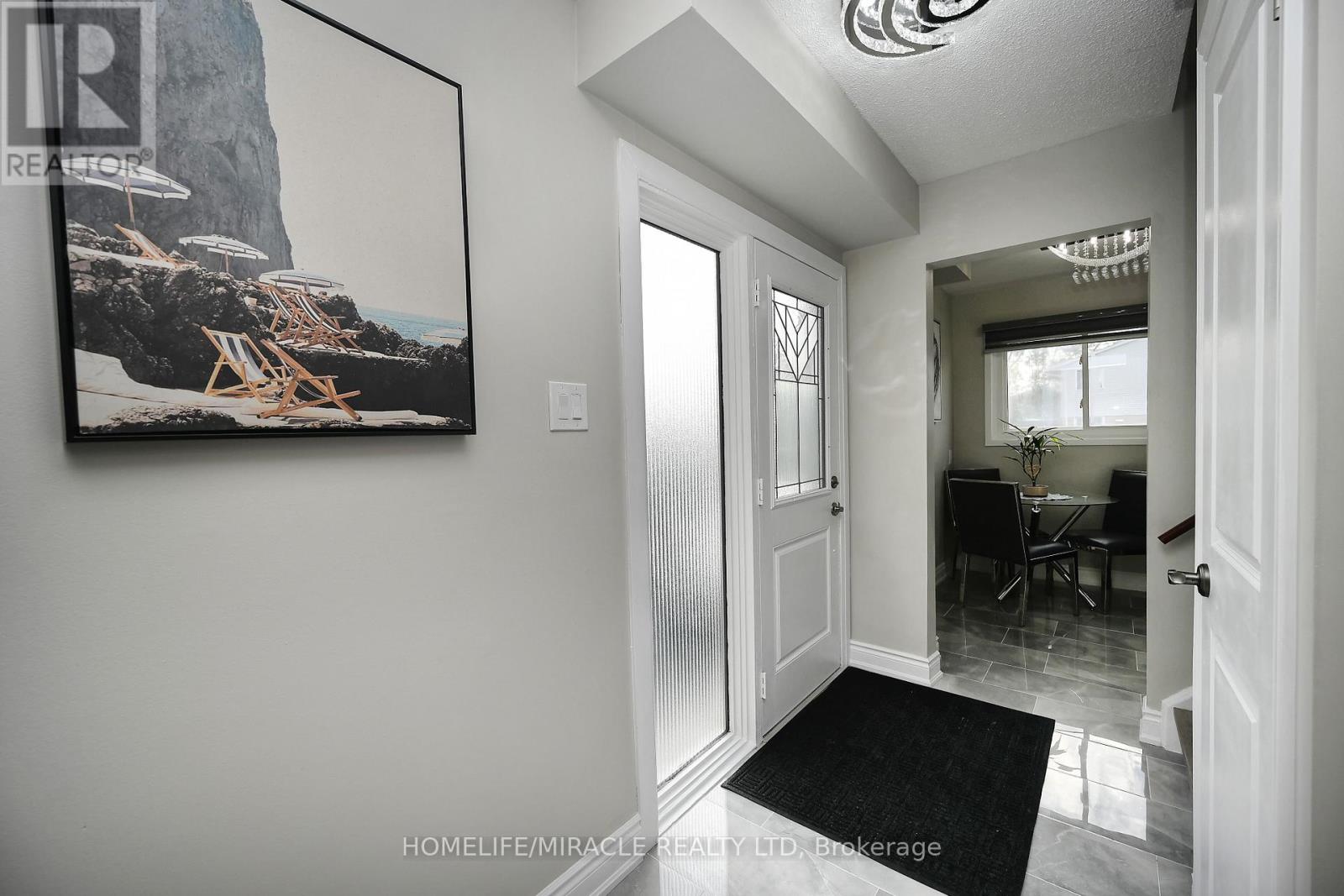 10 Grasspoint Square, Brampton (Northgate), Ontario  L6S 2J2 - Photo 4 - W12740548