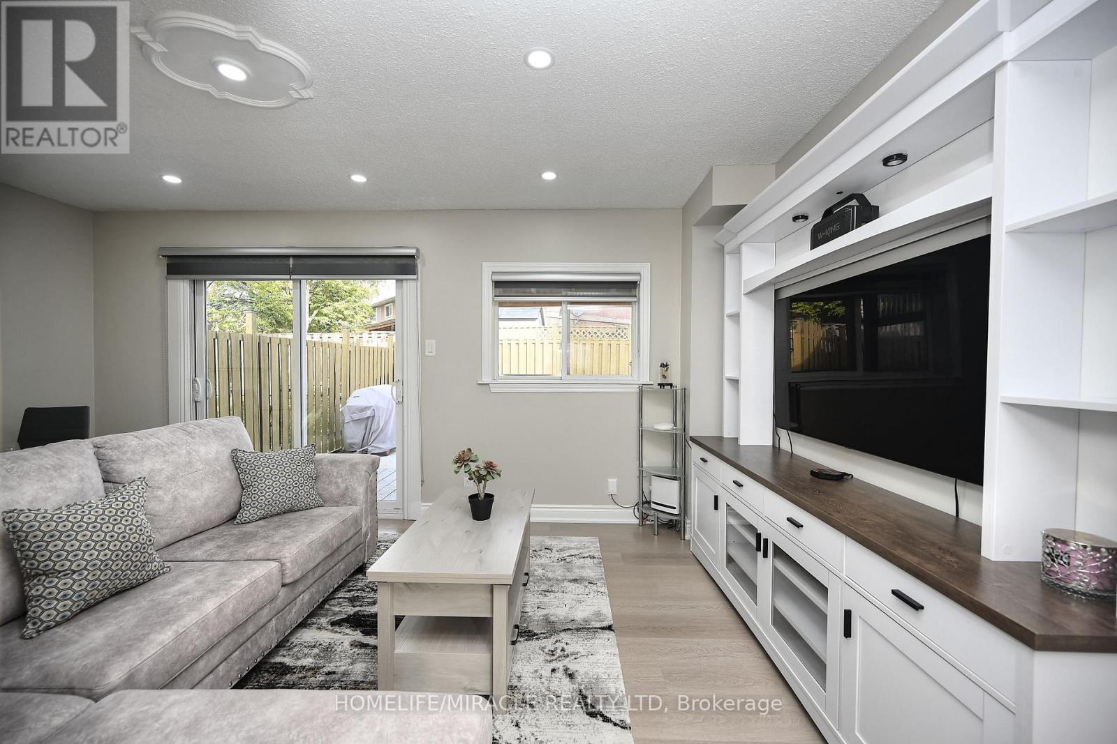 10 Grasspoint Square, Brampton (Northgate), Ontario  L6S 2J2 - Photo 8 - W12740548