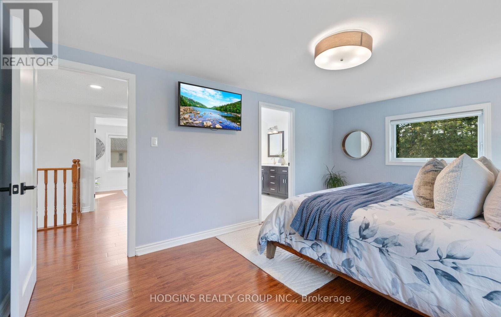 1319 Lakebreeze Drive, Mississauga, Ontario  L5G 3W7 - Photo 21 - W12740586