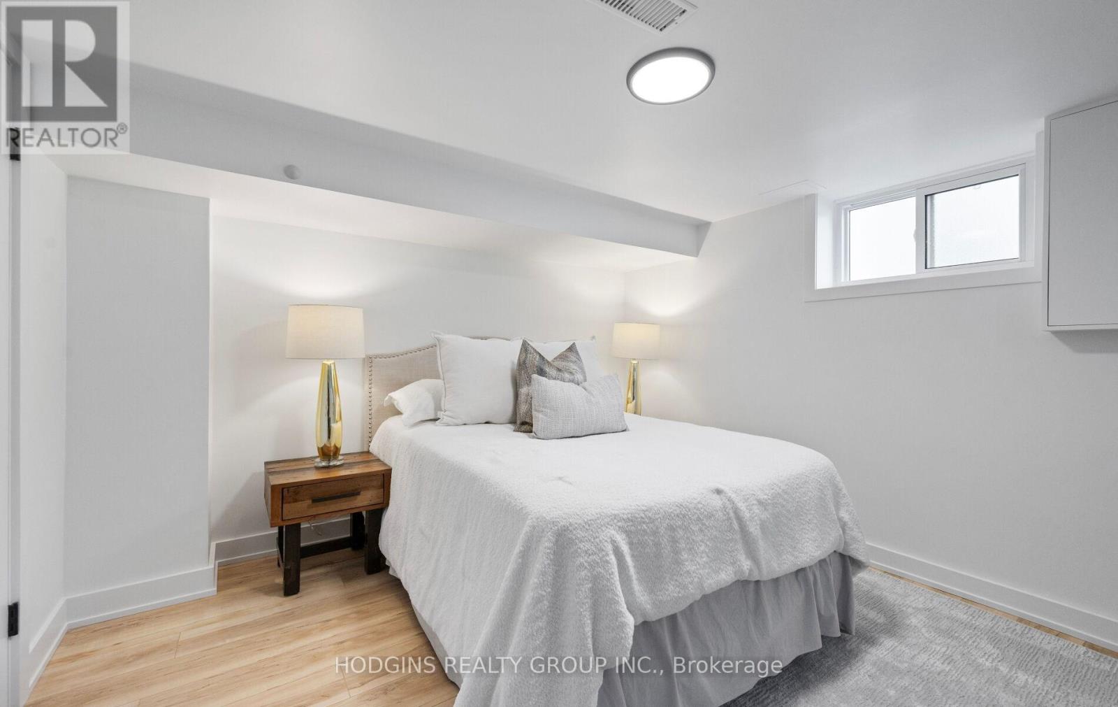 1319 Lakebreeze Drive, Mississauga, Ontario  L5G 3W7 - Photo 32 - W12740586