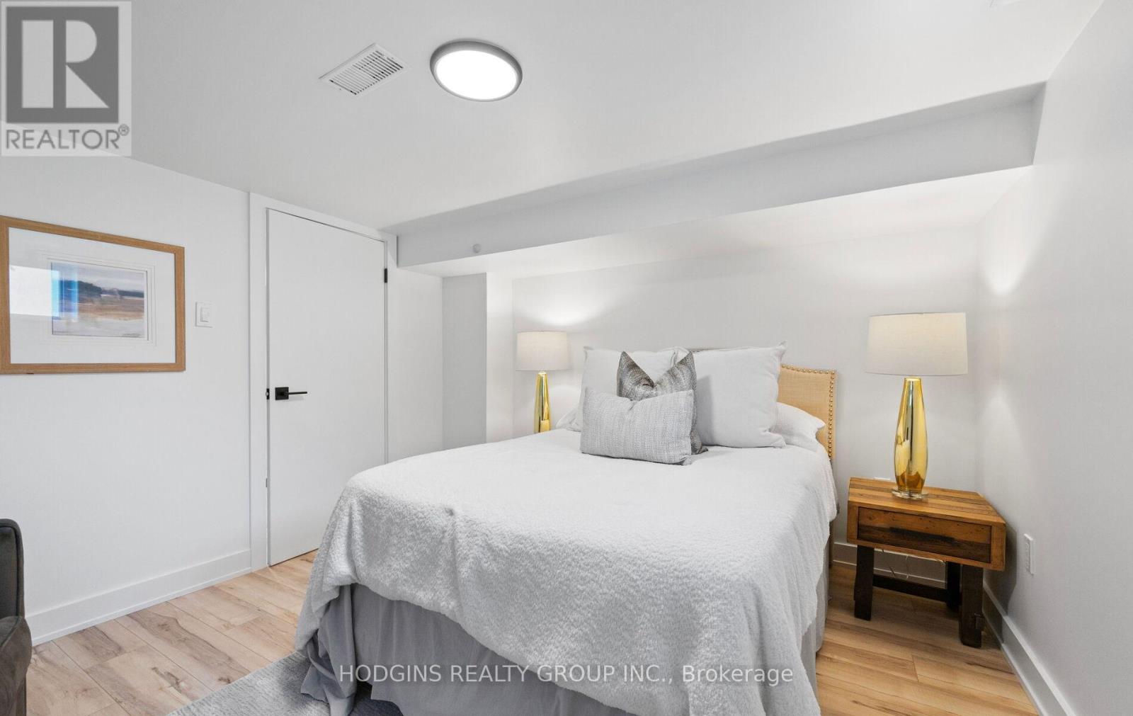 1319 Lakebreeze Drive, Mississauga, Ontario  L5G 3W7 - Photo 33 - W12740586