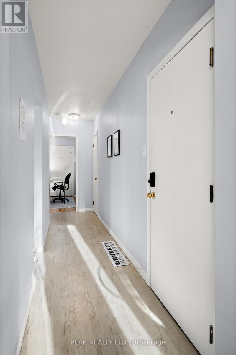 58 Brandon Avenue, Kitchener, Ontario  N2M 2J3 - Photo 4 - X12740486