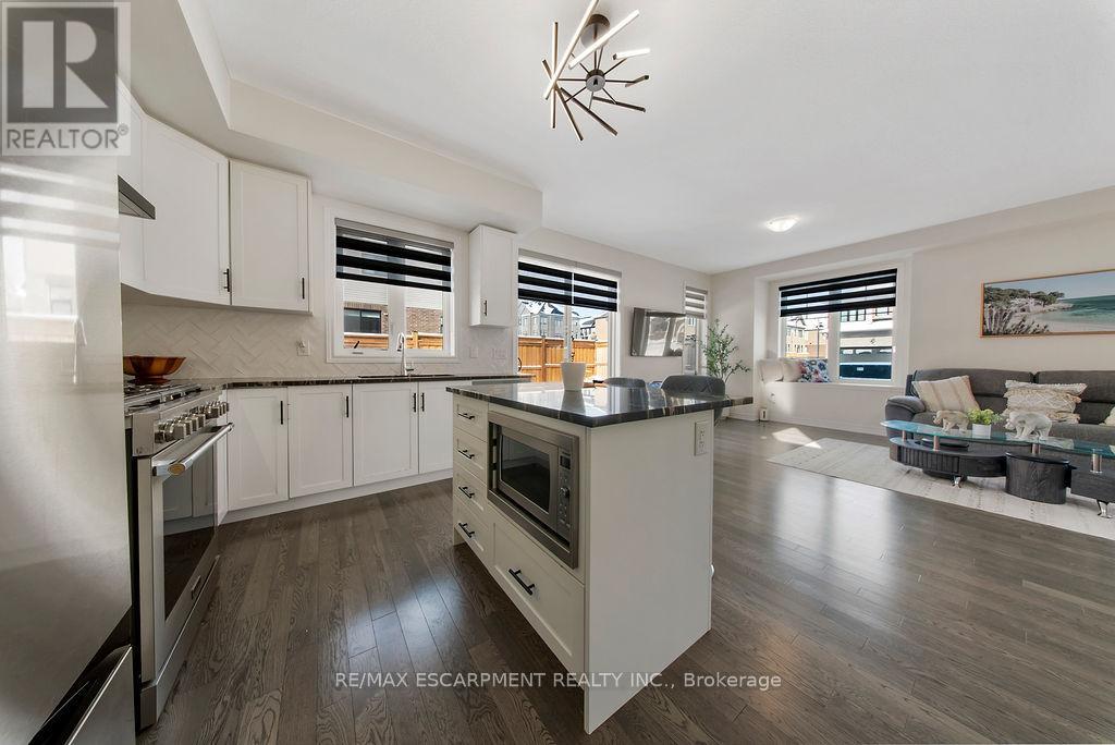 175 Blackbird Way, Hamilton, Ontario  L0R 1W0 - Photo 17 - X12740534