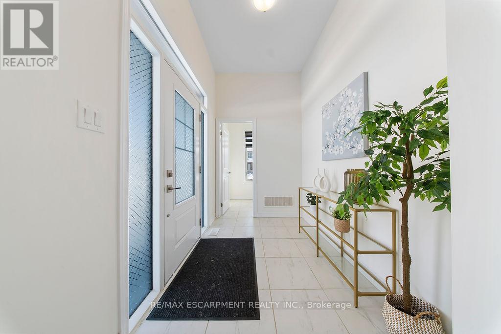 175 Blackbird Way, Hamilton, Ontario  L0R 1W0 - Photo 6 - X12740534