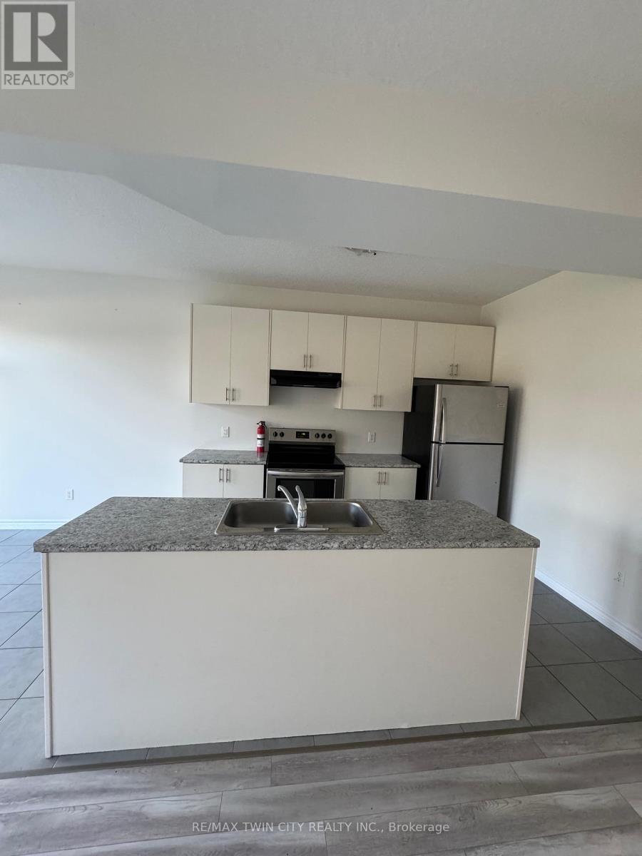 196 Links Crescent, Woodstock, Ontario  N4T 0L9 - Photo 4 - X12740540