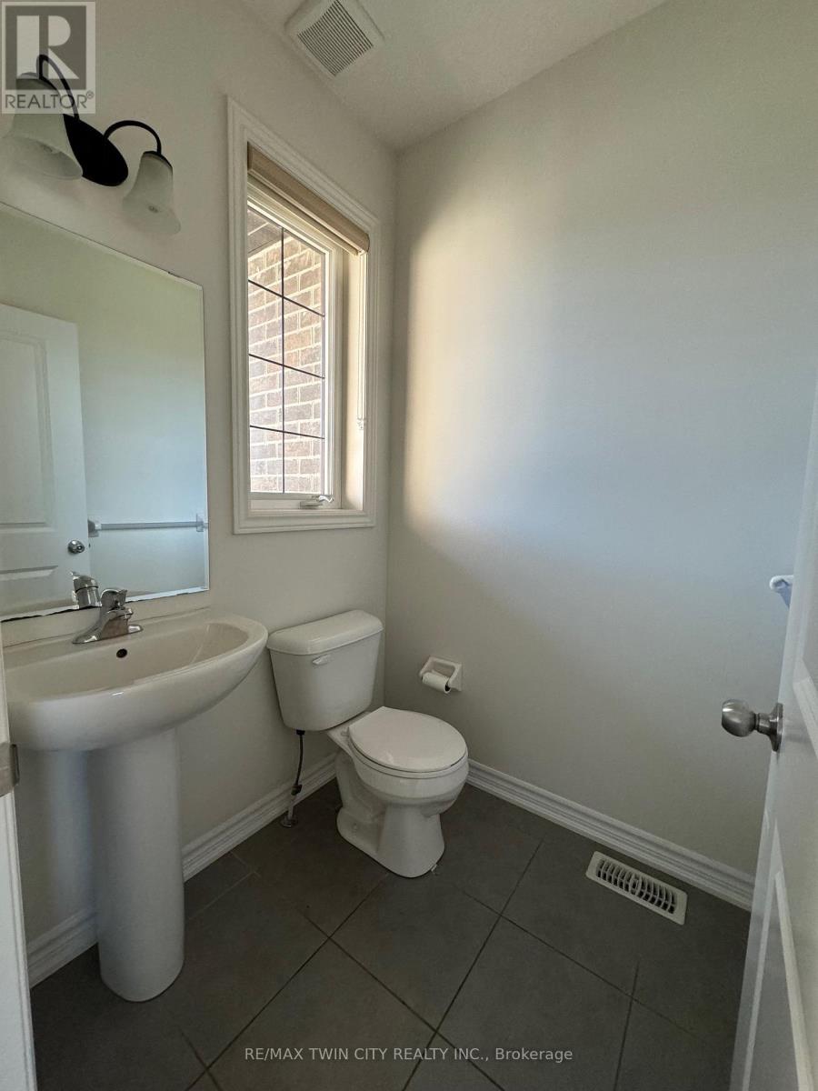 196 Links Crescent, Woodstock, Ontario  N4T 0L9 - Photo 5 - X12740540