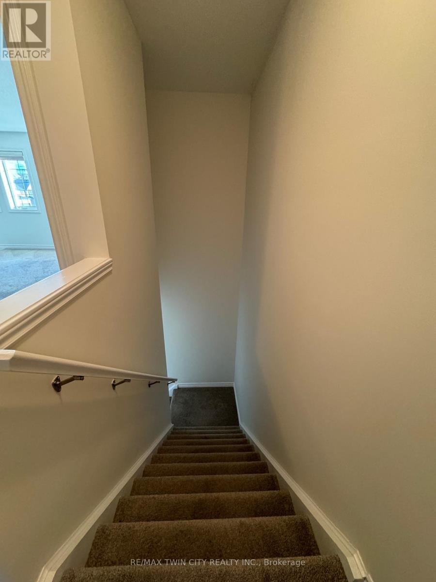 196 Links Crescent, Woodstock, Ontario  N4T 0L9 - Photo 7 - X12740540