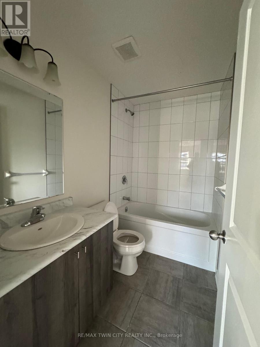 196 Links Crescent, Woodstock, Ontario  N4T 0L9 - Photo 8 - X12740540