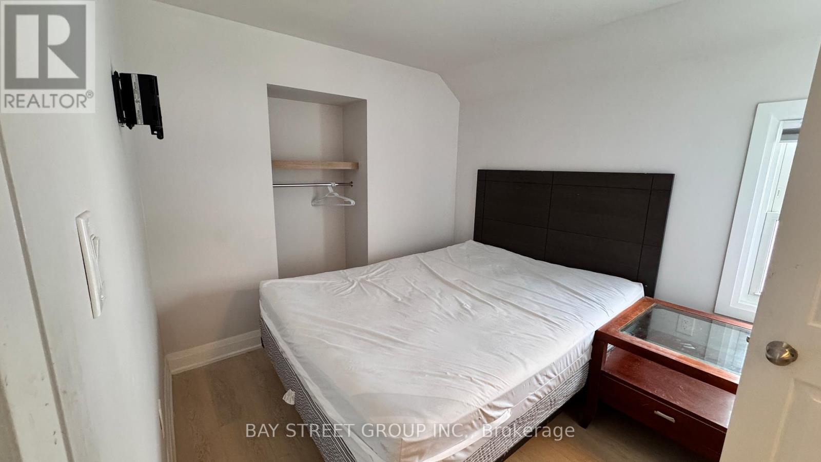 C1 - 5731 Stanley Avenue, Niagara Falls, Ontario  L2G 3X6 - Photo 6 - X12740606