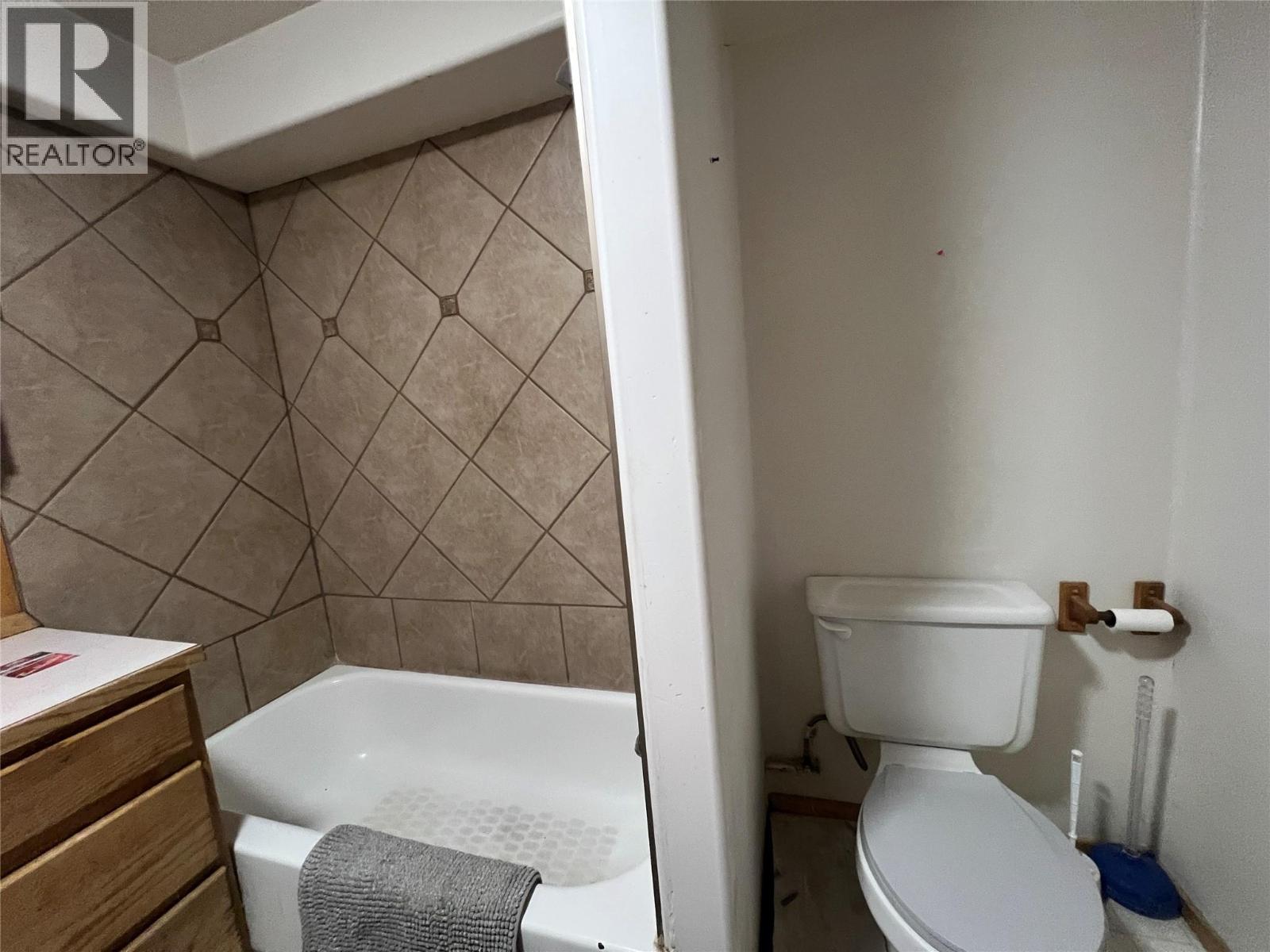 705 100a Avenue, Dawson Creek, British Columbia  V1G 1X8 - Photo 11 - 10374256