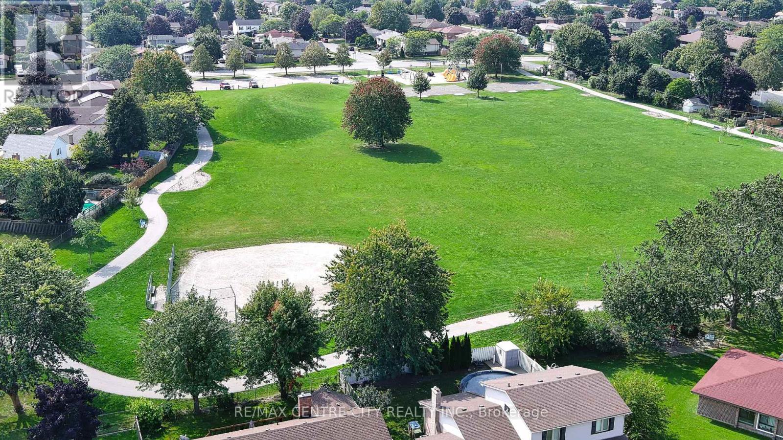 109 - 440 Wellington Street, St. Thomas, Ontario  N5R 5X5 - Photo 3 - X12740620