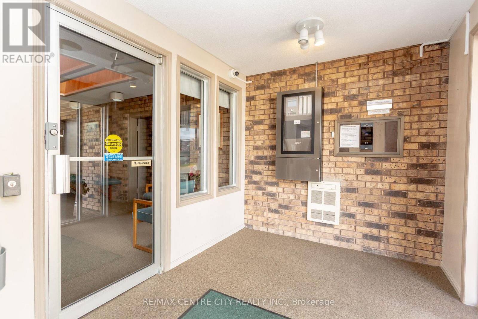 109 - 440 Wellington Street, St. Thomas, Ontario  N5R 5X5 - Photo 32 - X12740620