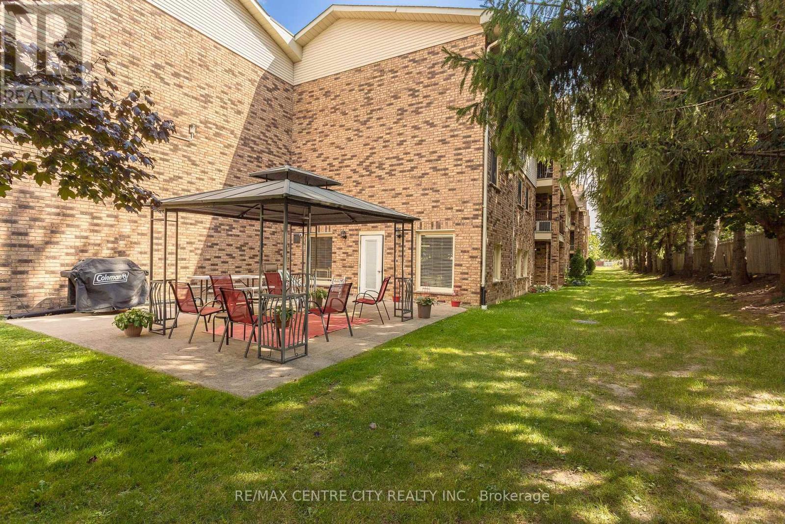 109 - 440 Wellington Street, St. Thomas, Ontario  N5R 5X5 - Photo 4 - X12740620