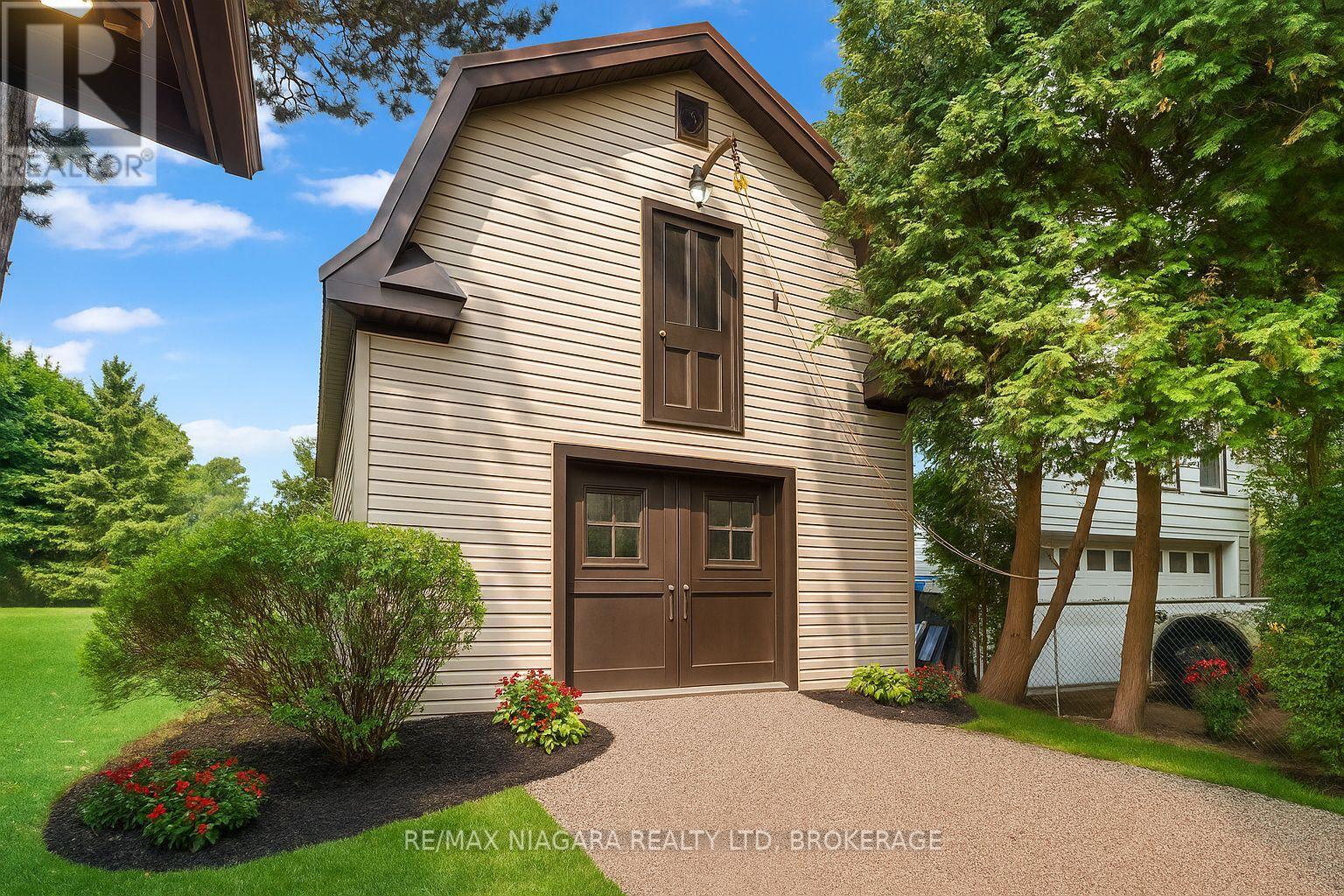 735 Niagara Boulevard, Fort Erie, Ontario  L2A 3J2 - Photo 47 - X12327210