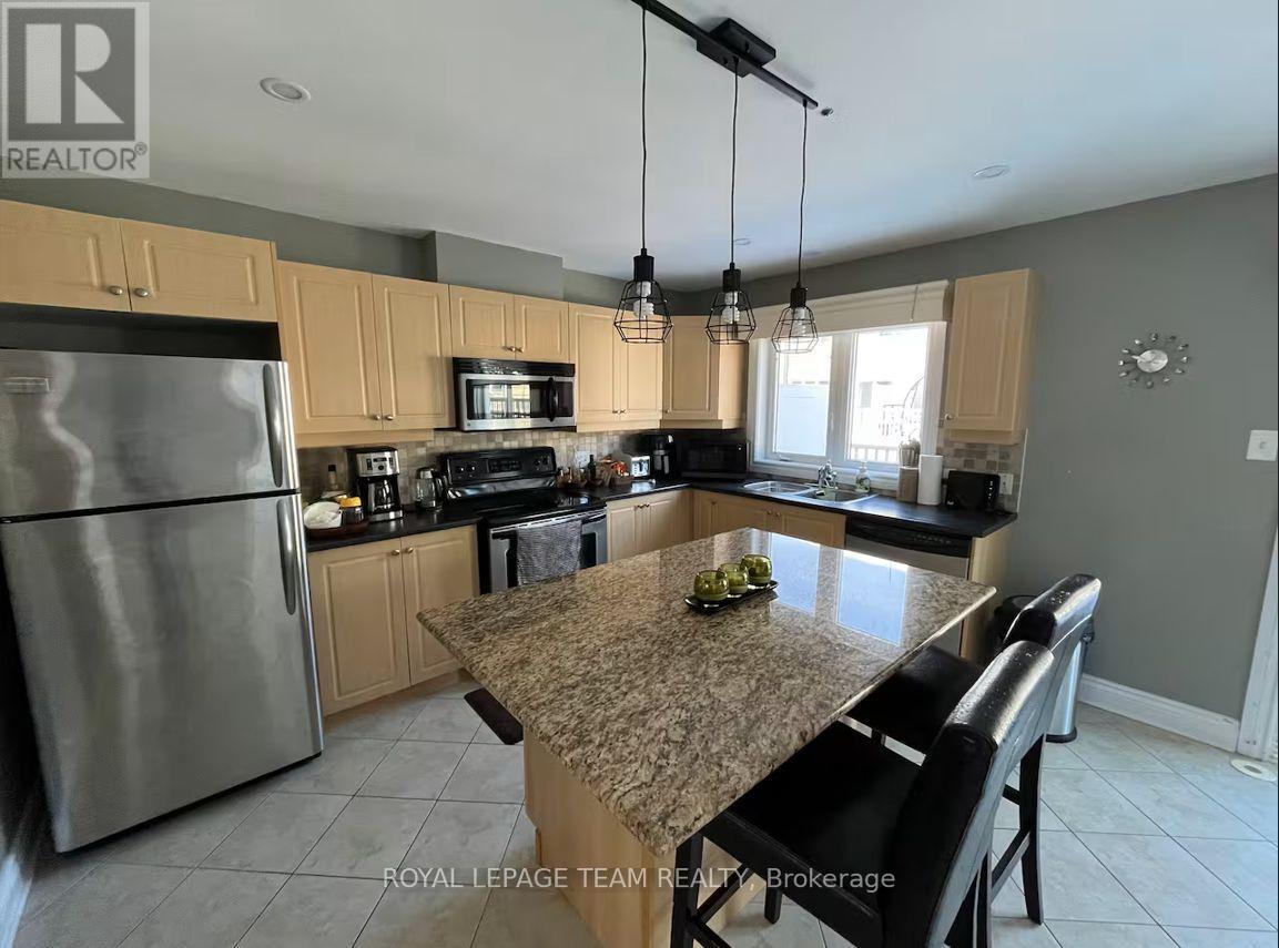 161 Harmattan Avenue, Ottawa, Ontario K2S 0G3 - Photo 3 - X12740614