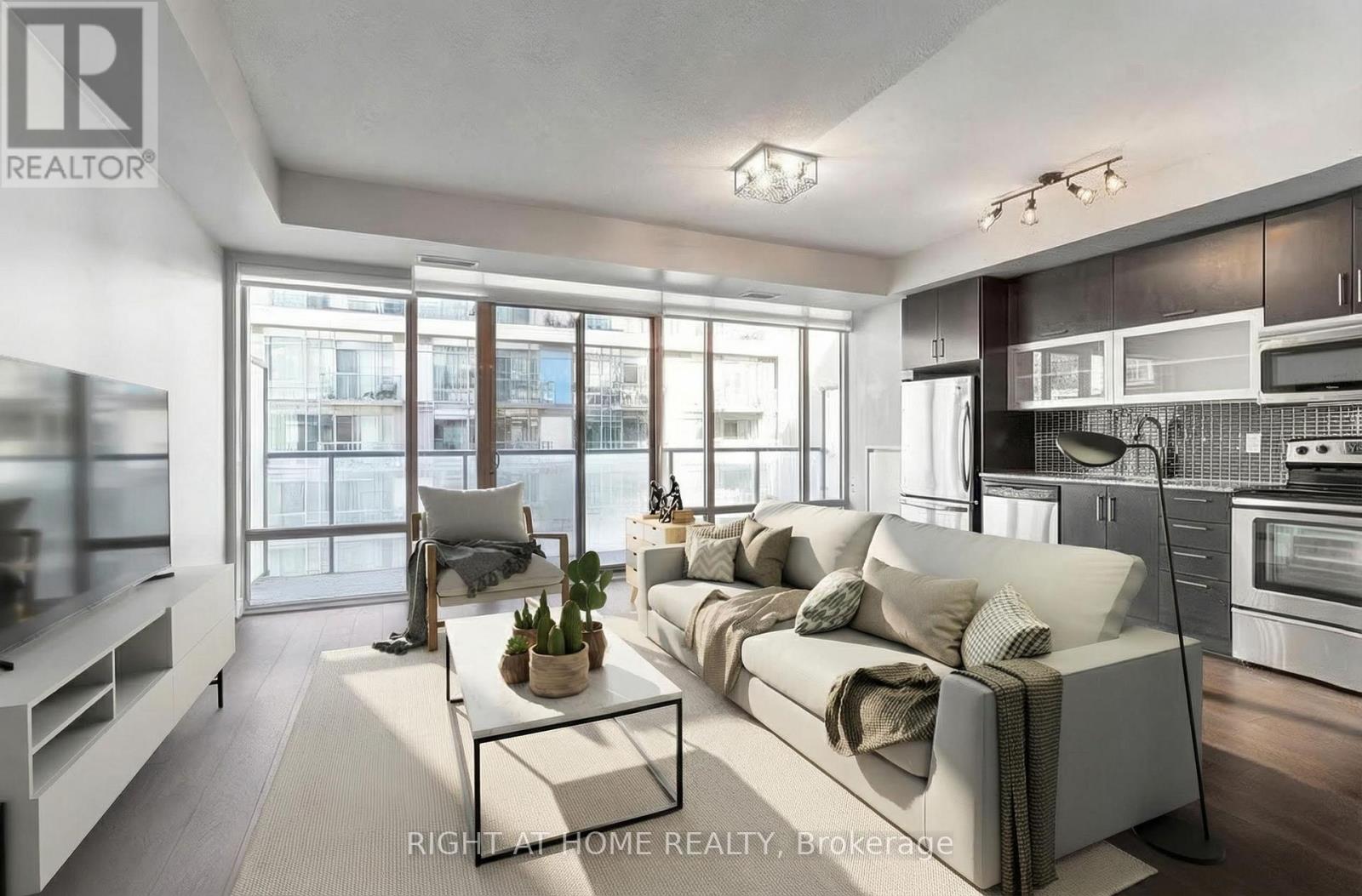 730 - 90 STADIUM ROAD, Toronto, Ontario