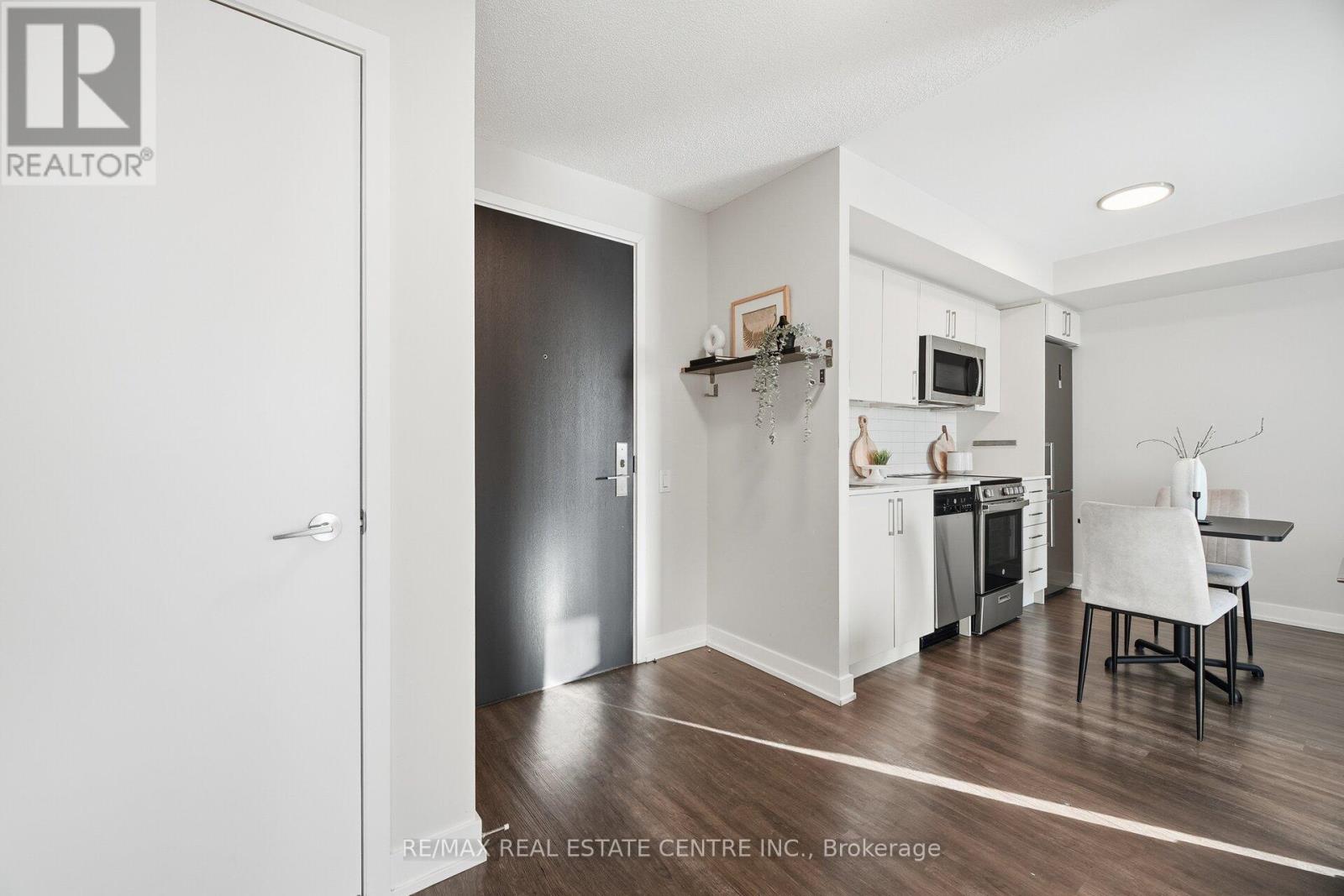 1112 - 38 Monte Kwinter Court, Toronto, Ontario  M3H 0E2 - Photo 2 - C12738290