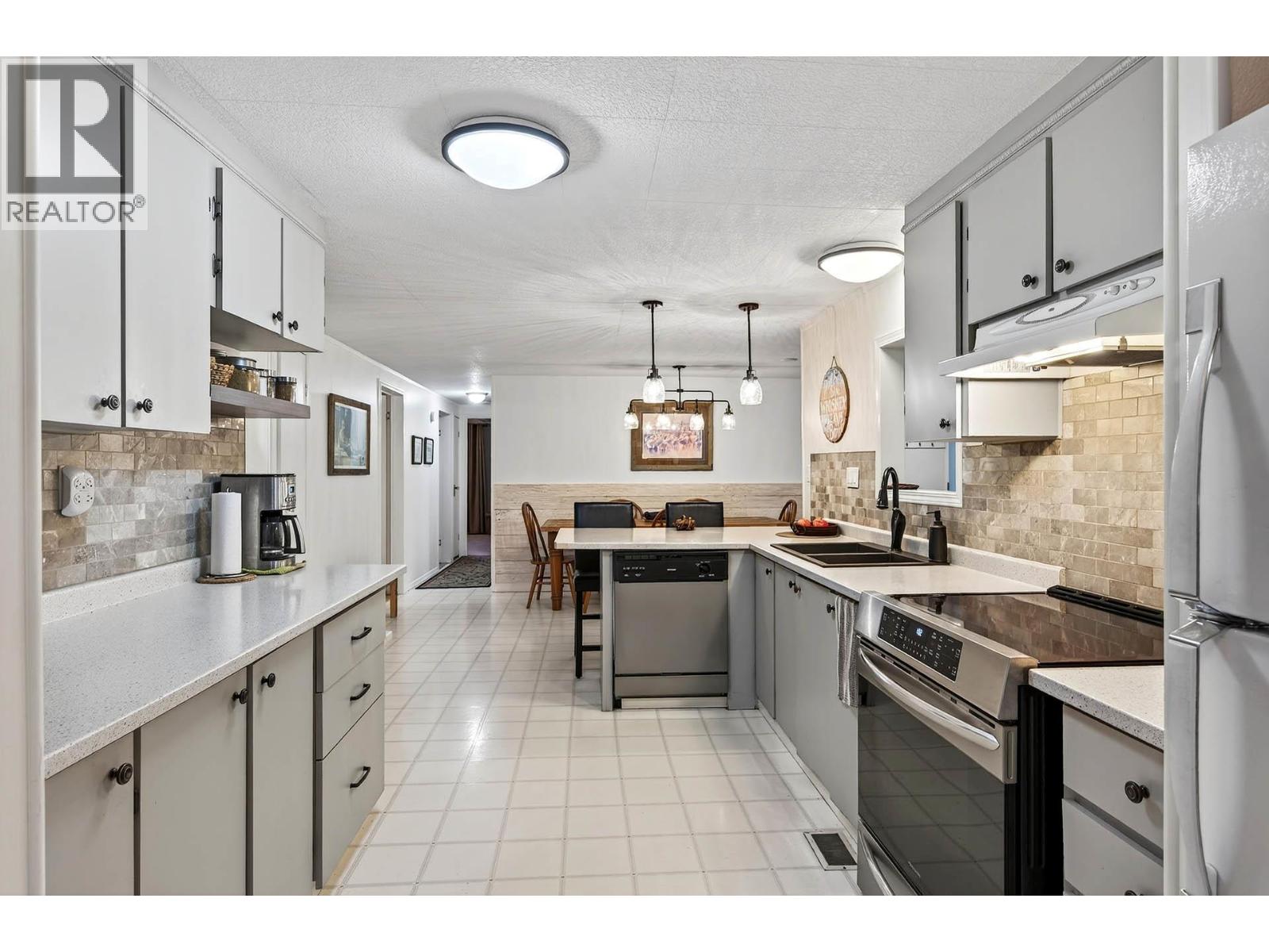 1528 Laveau Road, Kamloops, British Columbia  V0E 2P0 - Photo 11 - 10374061