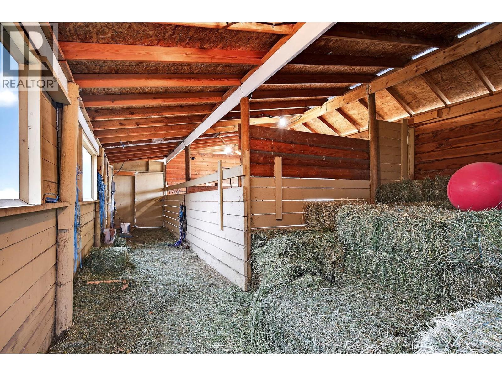 1528 Laveau Road, Kamloops, British Columbia  V0E 2P0 - Photo 36 - 10374061