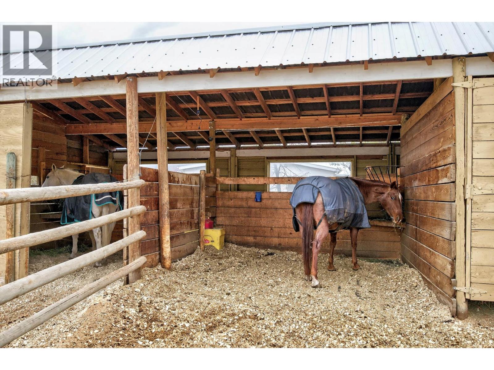 1528 Laveau Road, Kamloops, British Columbia  V0E 2P0 - Photo 38 - 10374061