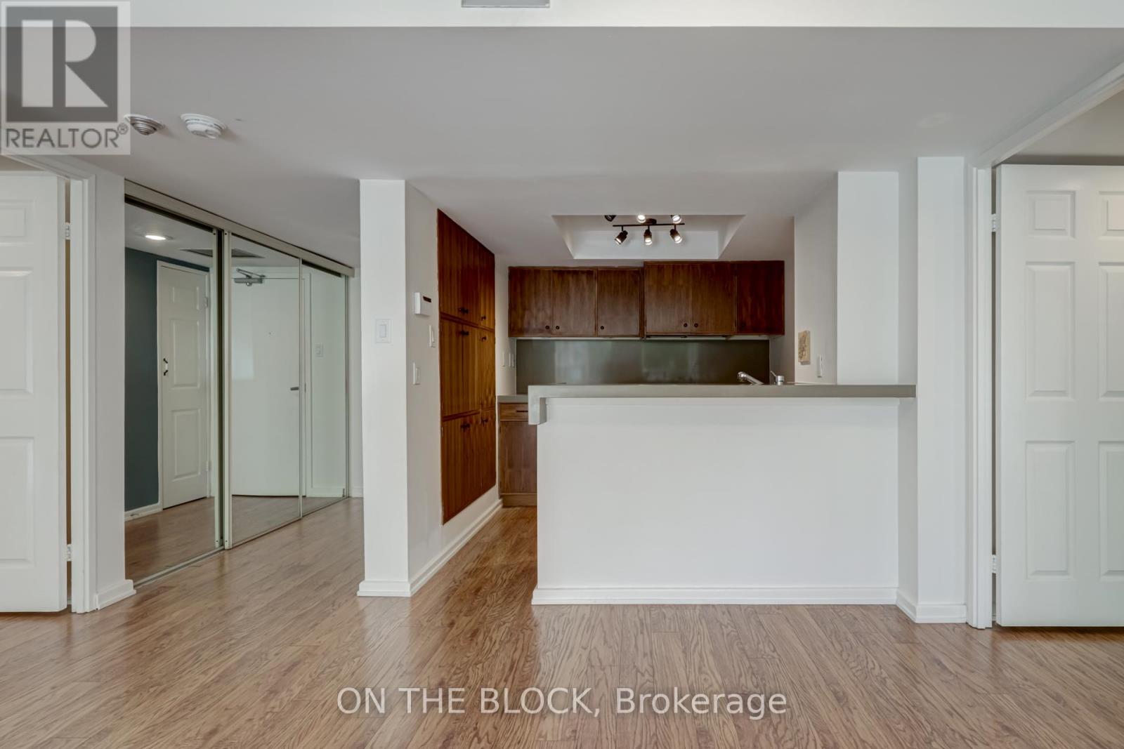 212 - 701 King Street W, Toronto, Ontario  M5V 2W7 - Photo 14 - C12740628