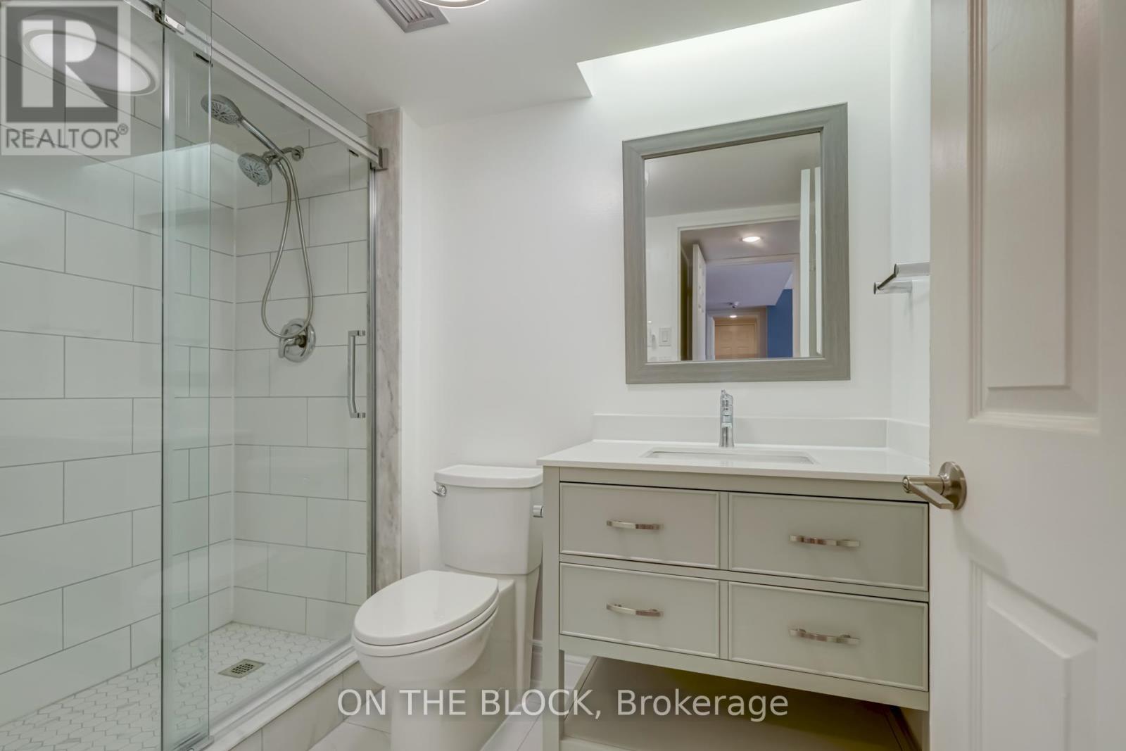 212 - 701 King Street W, Toronto, Ontario  M5V 2W7 - Photo 17 - C12740628