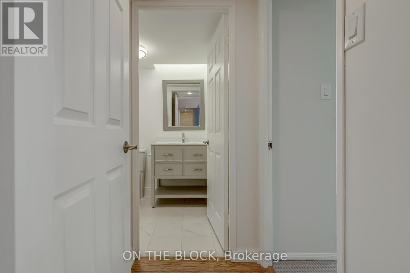 212 - 701 King Street W, Toronto, Ontario  M5V 2W7 - Photo 18 - C12740628