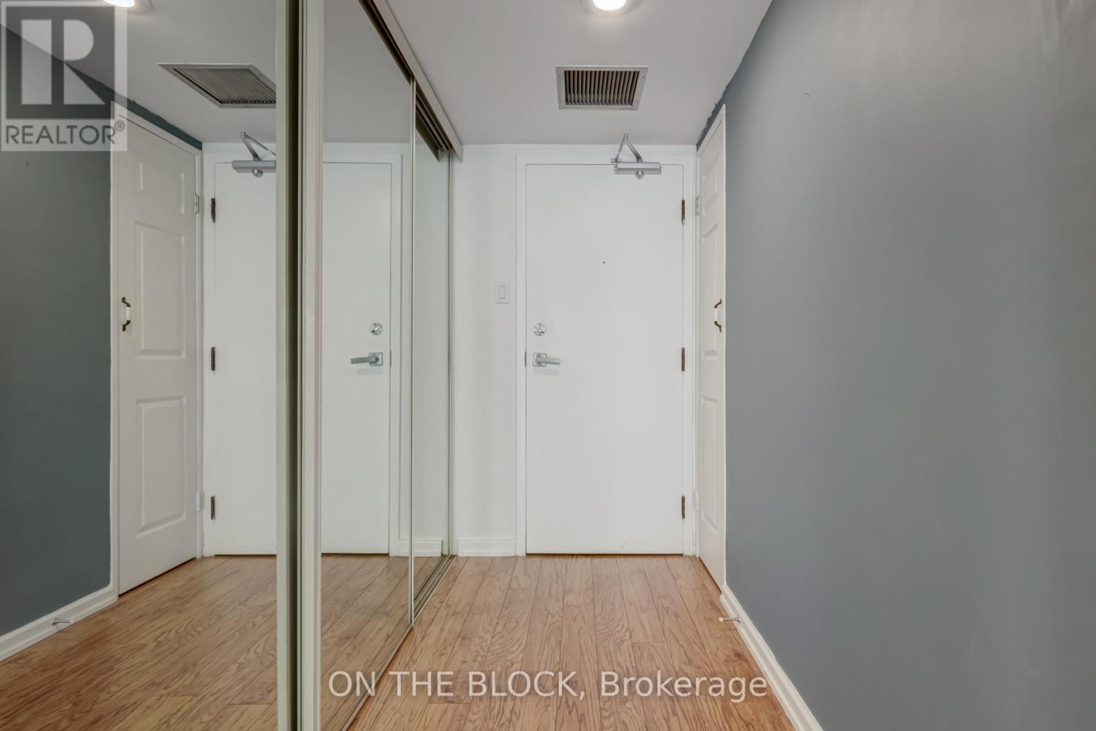 212 - 701 King Street W, Toronto, Ontario  M5V 2W7 - Photo 24 - C12740628