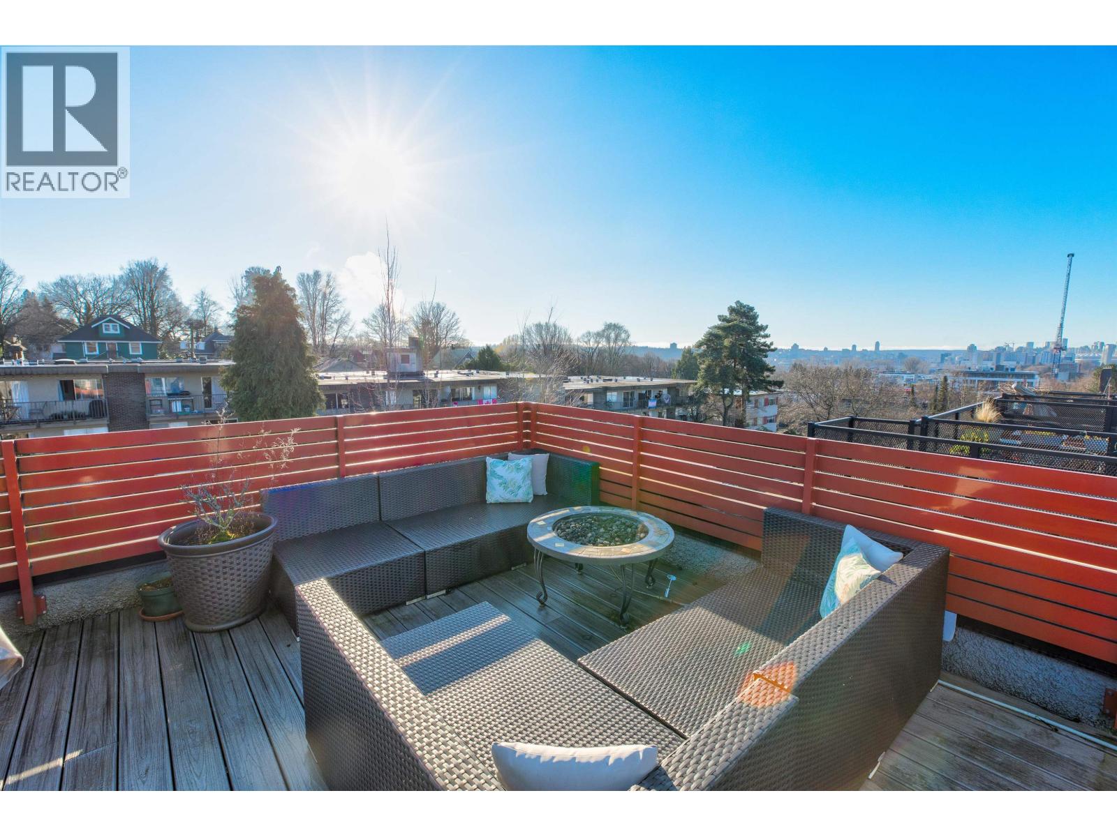 1865 ADANAC STREET, Vancouver, British Columbia